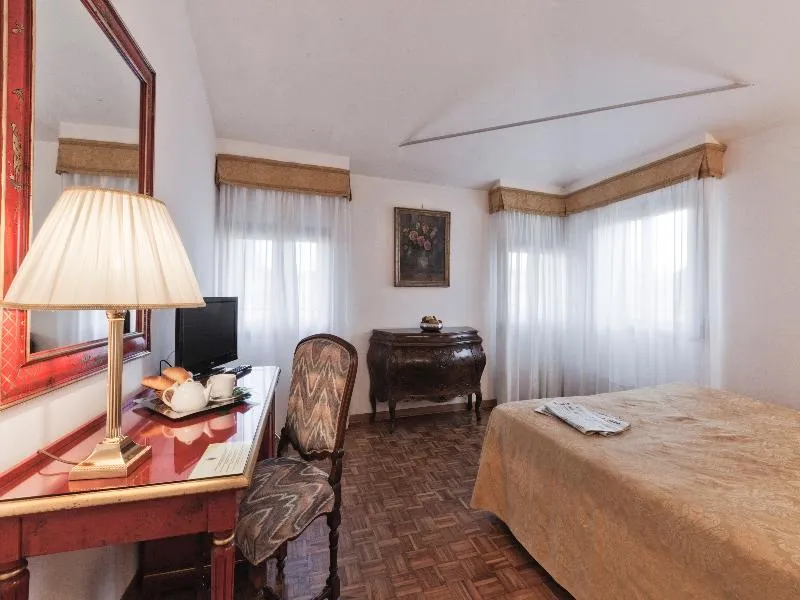 DOUBLE SUPERIOR Room, Palazzo Cendon, Venice