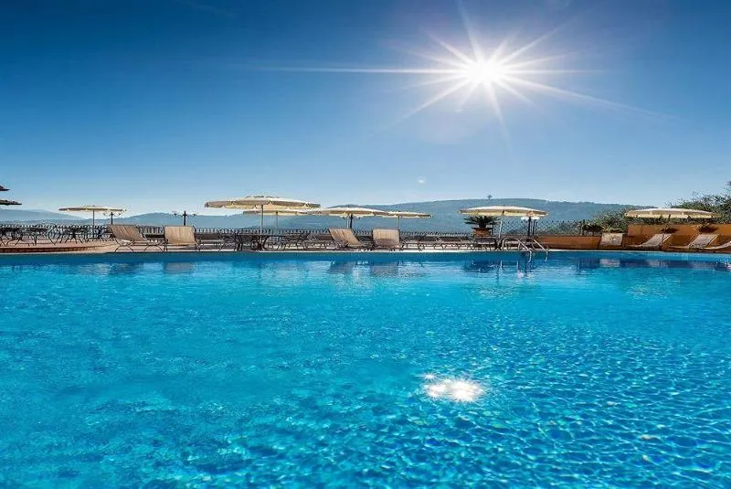 Pool, La Vue D'Or, Naples