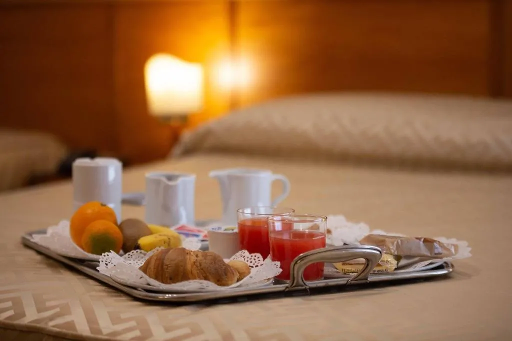 SINGLE STANDARD Room, Hotel Maddaloni, Naples