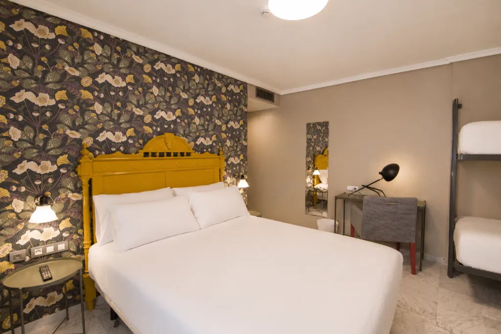 QUADRUPLE STANDARD Room, Petit Palace Puerta de Triana, Seville