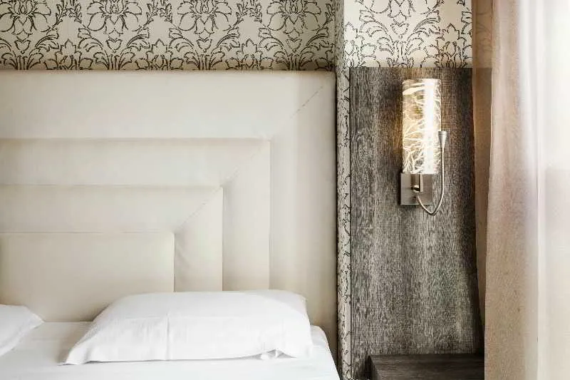 Room, Hotel Des Etrangers, Milan
