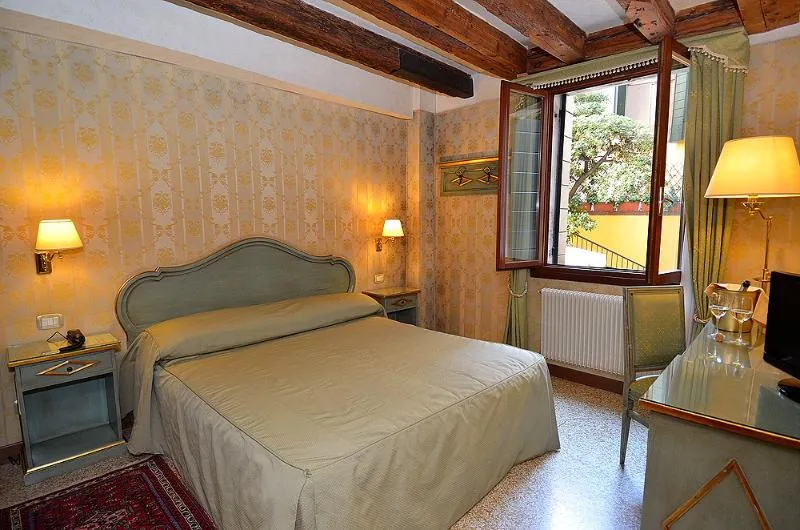 DOUBLE CLASSIC Room, Locanda La Corte, Venice