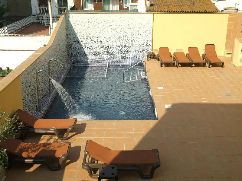 Pool, Apartamentos Neptuno Calella, Costa Brava