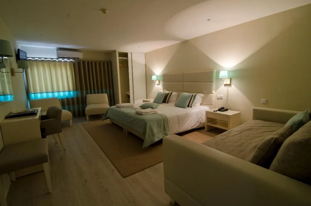 FAMILY ROOM STANDARD Room, Estalagem Muchaxo Hotel, Lisbon