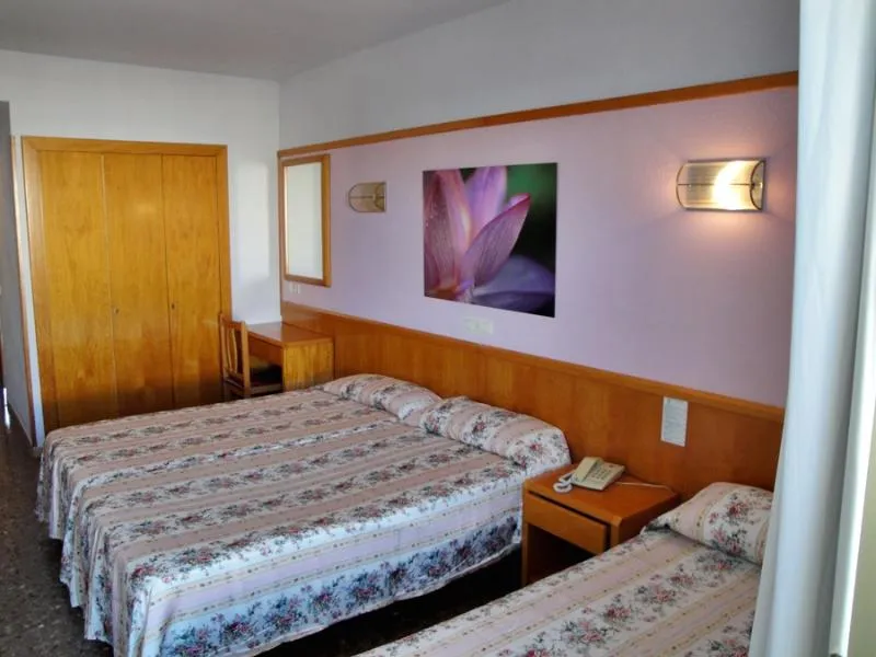 Double or Twin CAPACITY 3 Room, Esplendid, Costa Brava