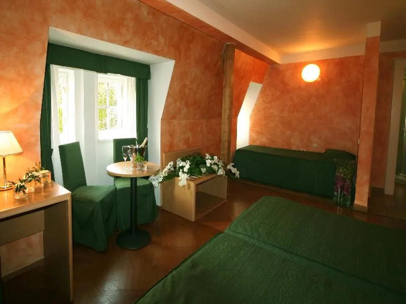 TRIPLE STANDARD Room, hotel Roma Prague, Prague