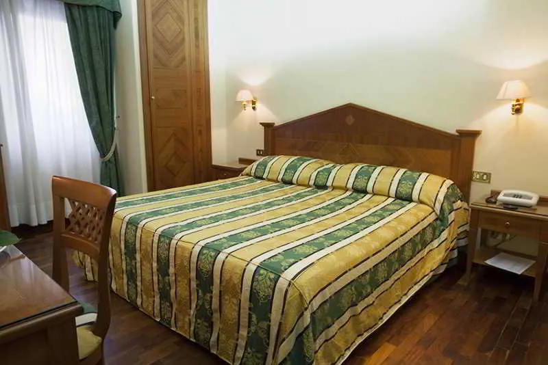 Room, City Caserta, Naples