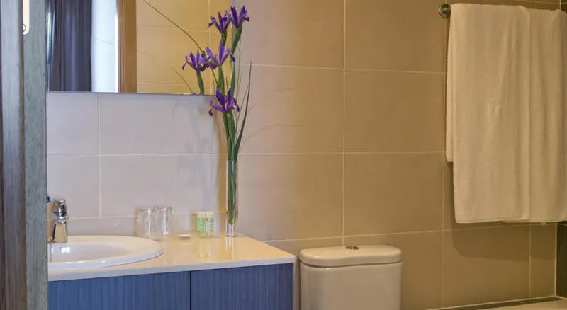 APARTMENT CAPACITY 3 ONE BEDROOM Room, Compostela Suites, Madrid