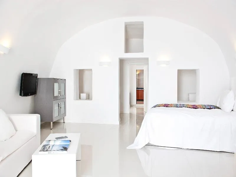 SUITE SEA VIEW Room, Katikies Chromata Santorini - The Leading Hotels, Santorini