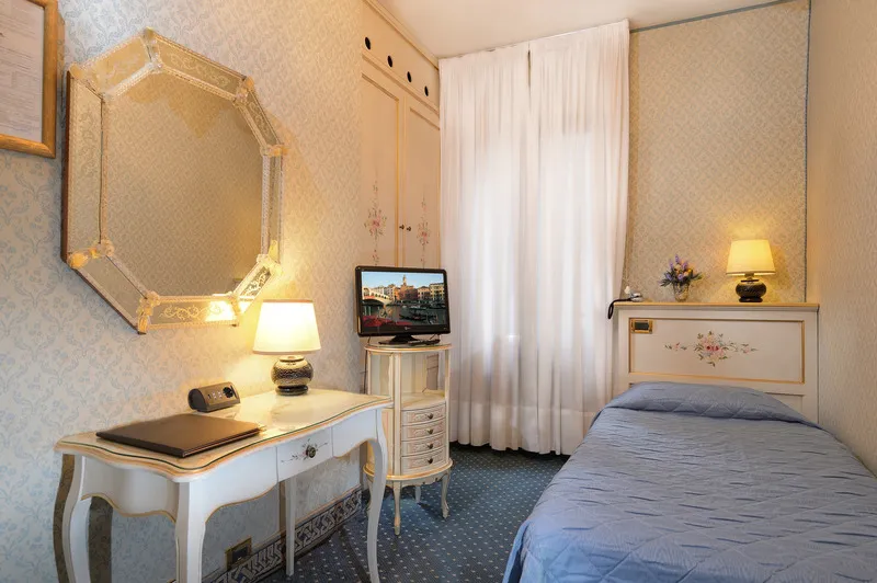 SINGLE STANDARD Room, Rialto Hotel, Venice
