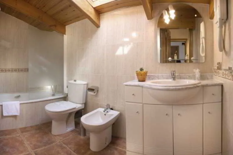 Room, Porta D'Alella, Barcelona