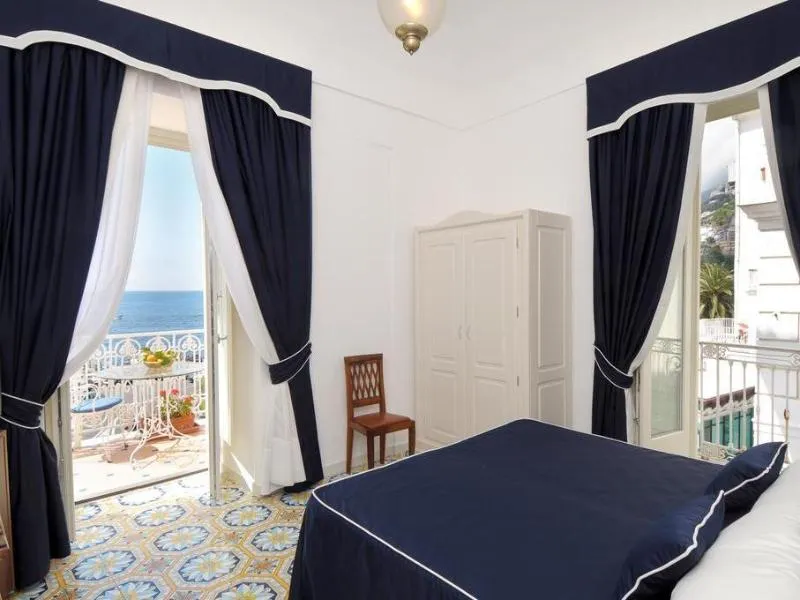 General view, Hotel Residence Amalfi, Naples