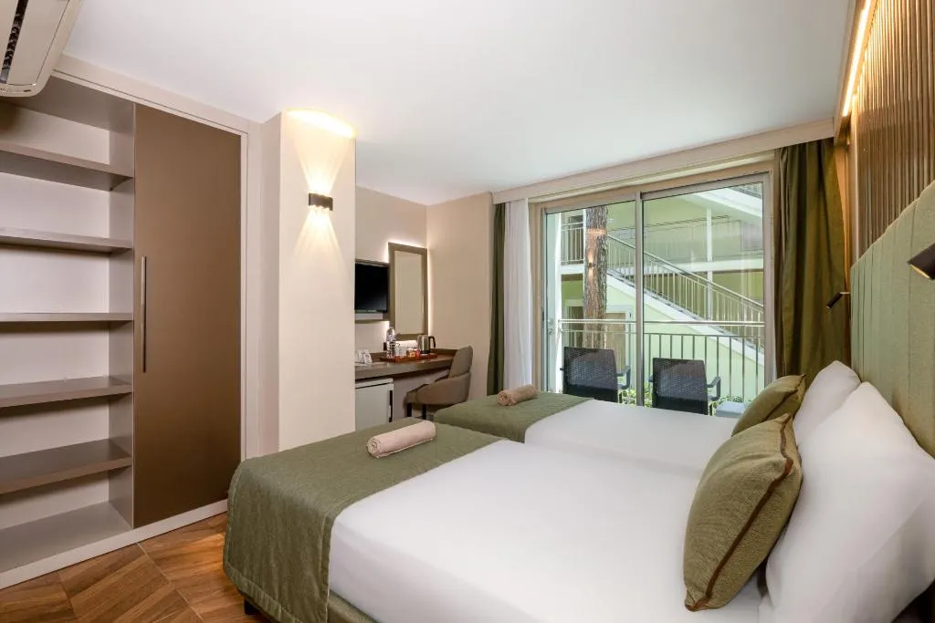 Room, Crystal Flora Pearl Collection, Antalya