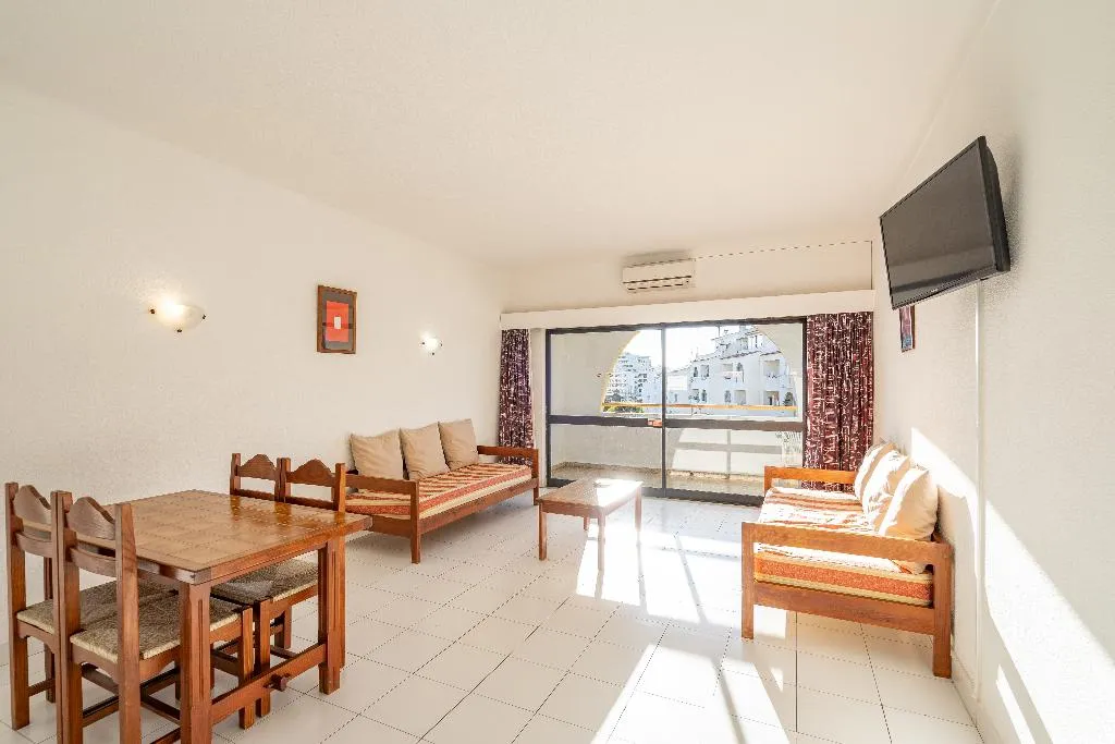 APARTMENT TWO BEDROOMS Room, Eirasol by Umbral, Algarve