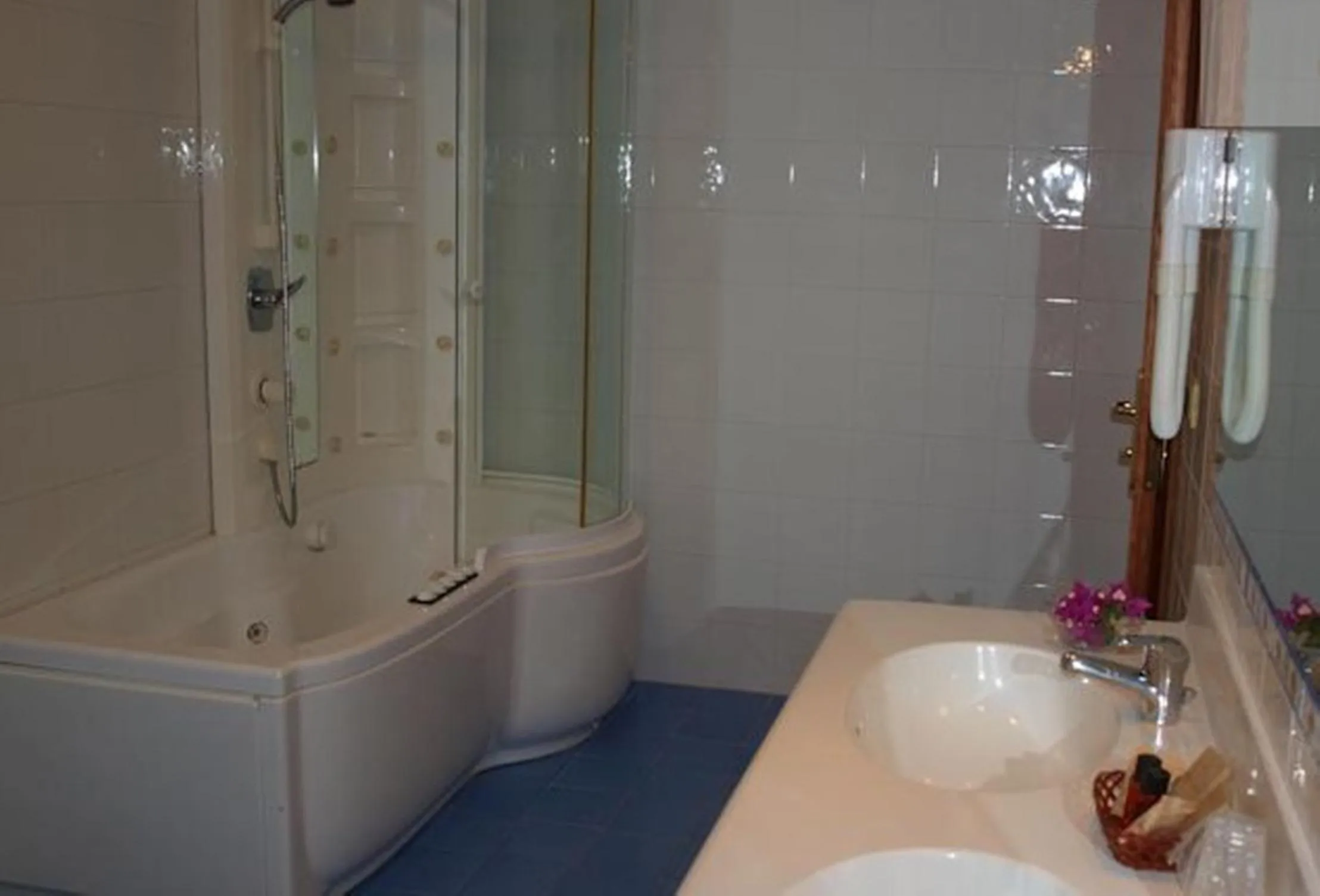 Room, Zahira Resort & Village, Palermo