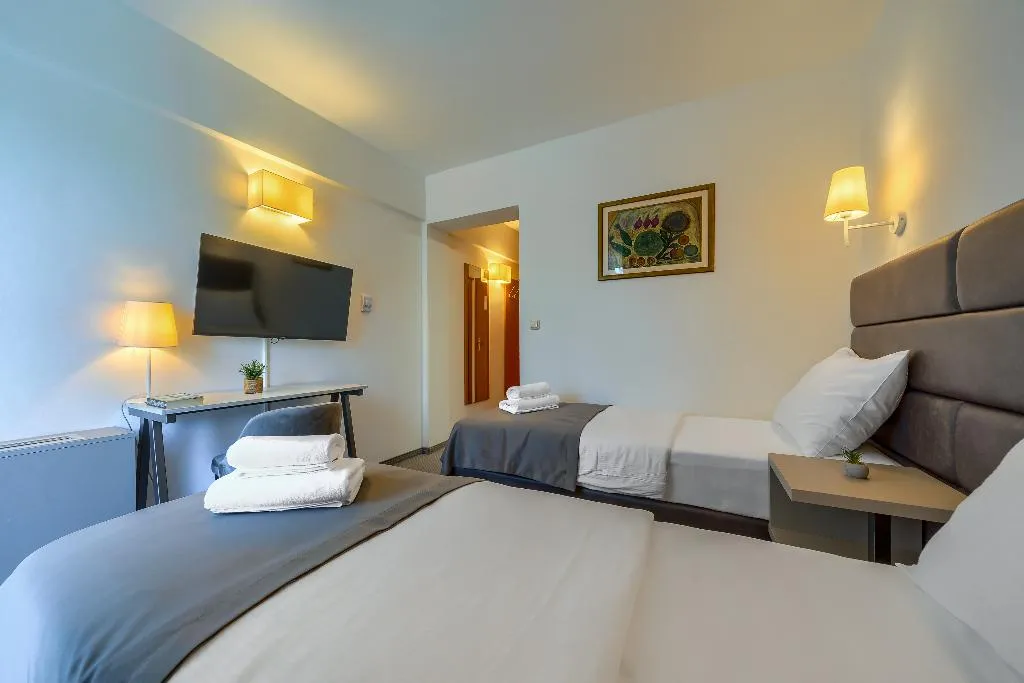Double or Twin WITH BALCONY Room, Alkar, Split