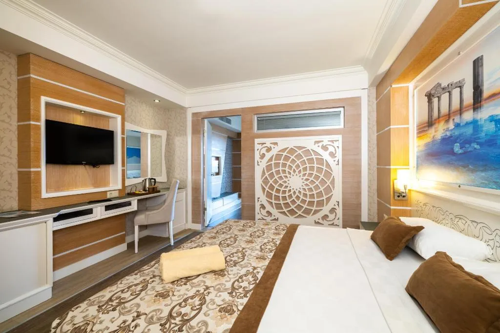 Room, Crystal Sunset Pearl Collection, Antalya