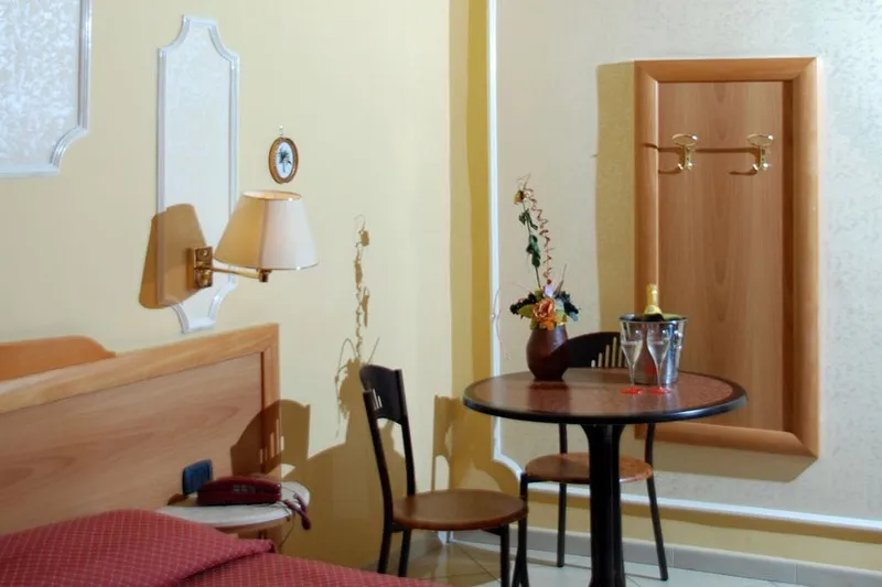 Room, Casablanca, Naples