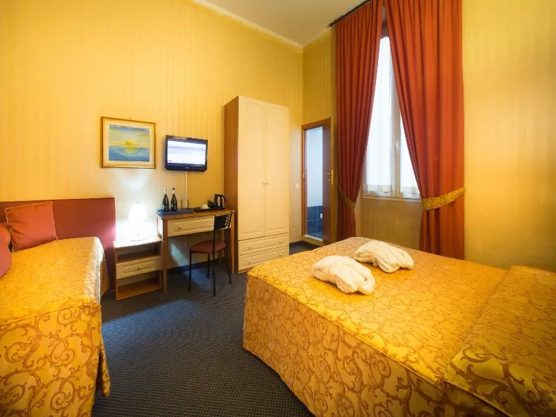Room, Albergo Montreal, Florence