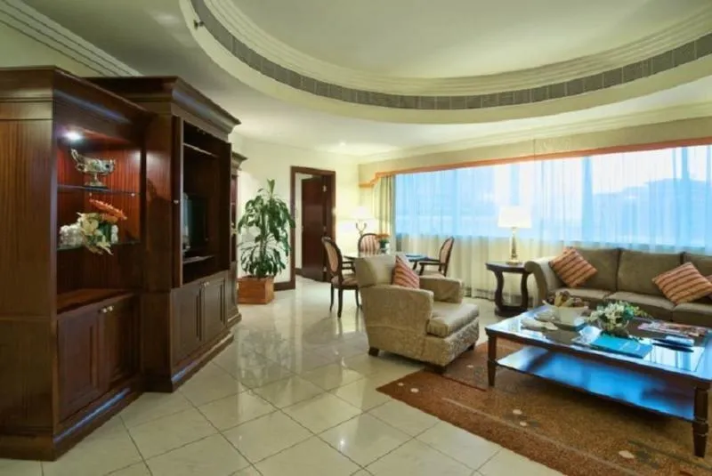 SUITE LUXURY Room, City Seasons Suites Dubai, Dubai