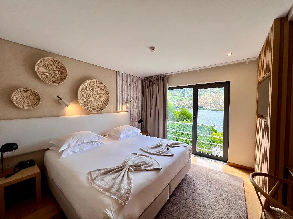DOUBLE RIVER VIEW Room, Folgosa Douro Hotel, Porto