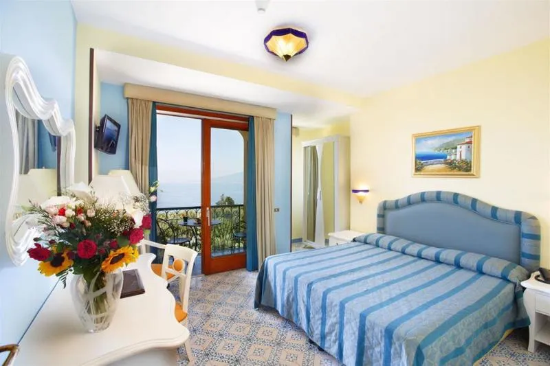 DOUBLE STANDARD Room, Johanna Park, Naples