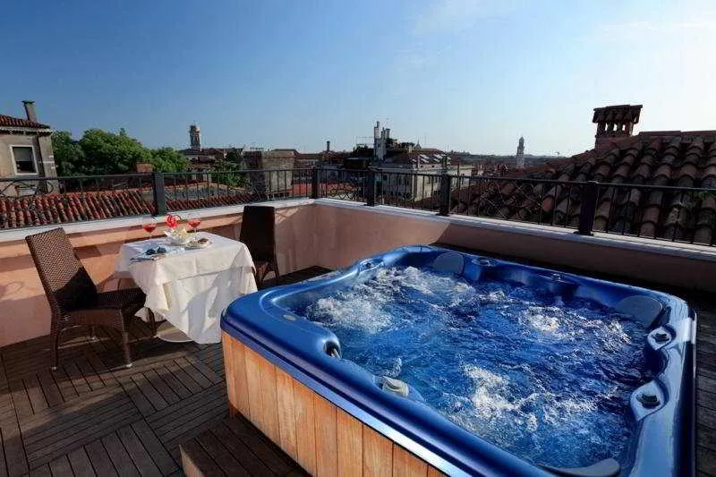 Pool, Palazzo Stern, Venice