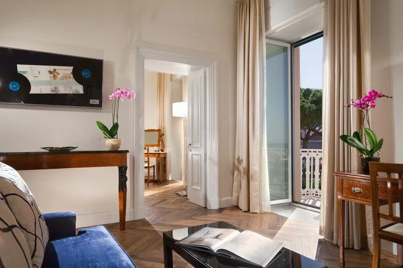 JUNIOR SUITE SUPERIOR SIDE SEA VIEW Room, Grand Hotel Excelsior Vittoria Spa, Naples