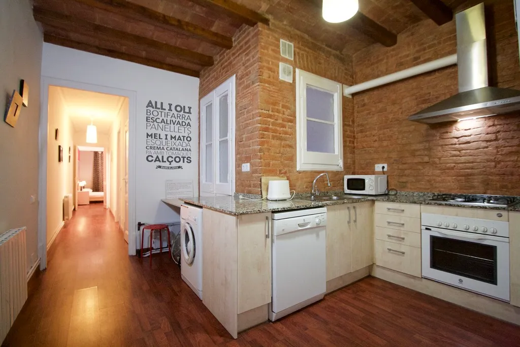 APARTMENT TWO BEDROOMS TWO BATHROOMS Room, Charm Apartments BCN, Barcelona