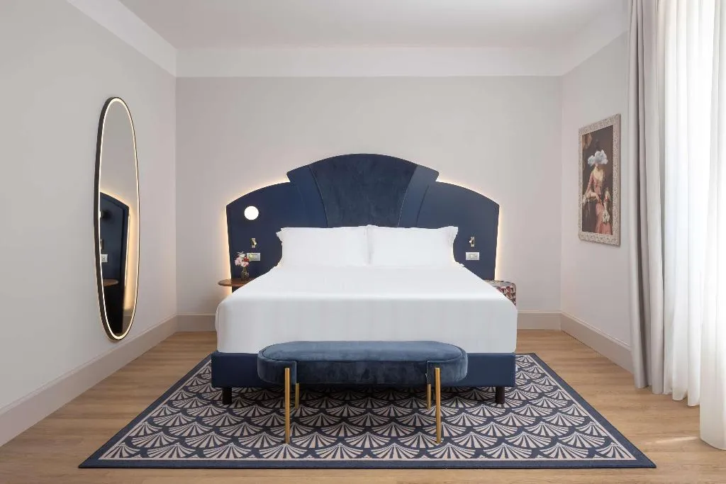 Room, Anglo American Hotel Florence, Curio Collection, Florence
