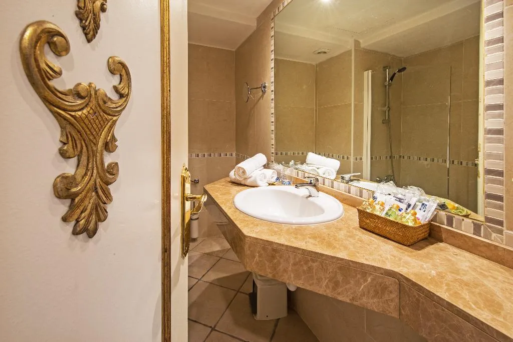 FAMILY ROOM CAPACITY 3 Room, Eden Roc Mediterranean Hotel & Spa, Costa Brava