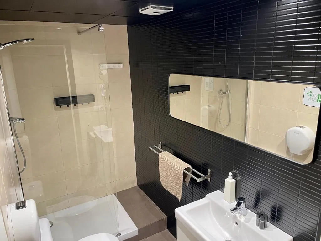 DOUBLE STANDARD Room, B&B Mare de Deu Jardines del Turia, Valencia