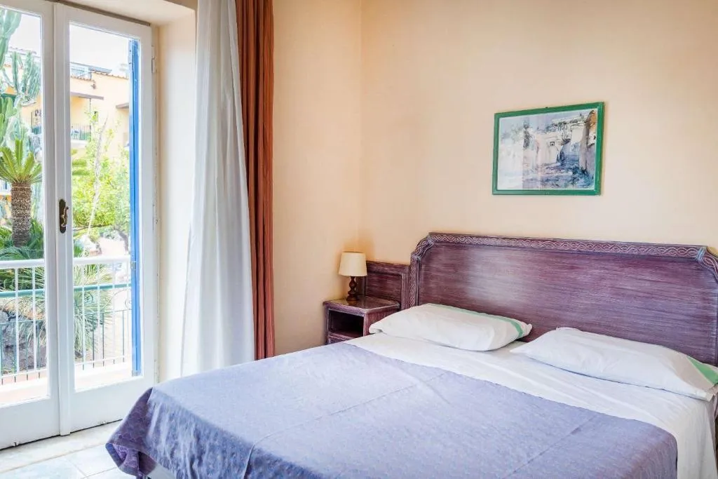 Room, Royal Terme, Naples