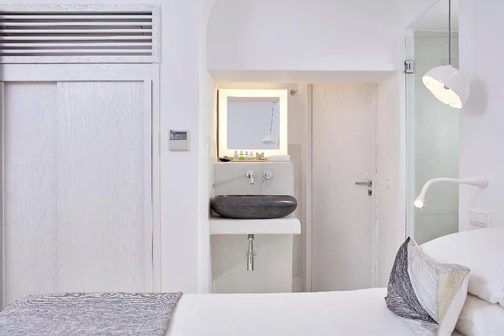 DOUBLE SUPERIOR Room, Cosmopolitan Suites, Santorini