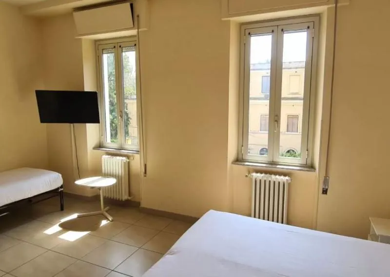 TRIPLE Private external bathroom Room, Villa Riari, Rome
