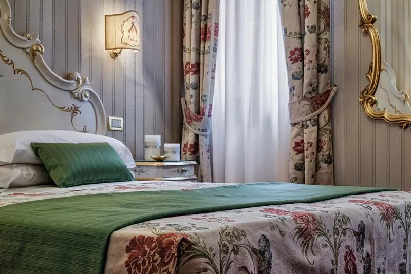 TRIPLE STANDARD Room, Antica Locanda Al Gambero, Venice