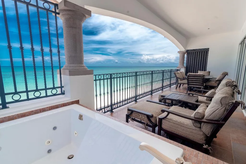 SUITE BEACH FRONT Room, Holiday Inn Club Vacations Grand Residences All In, Cancun Area