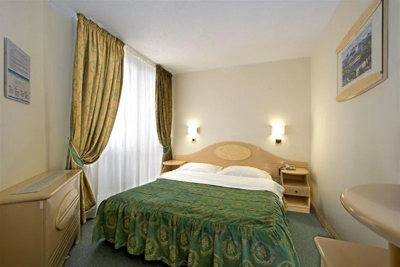 DOUBLE STANDARD Room, Hotel Gran Vista Plava Laguna, Istria