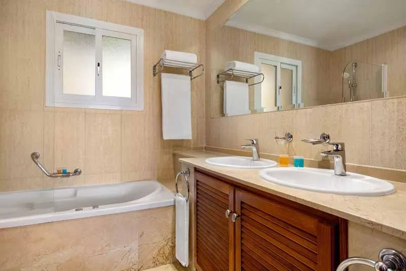 SUITE DELUXE SEA VIEW Room, Wyndham Grand Costa del Sol, Costa Del Sol