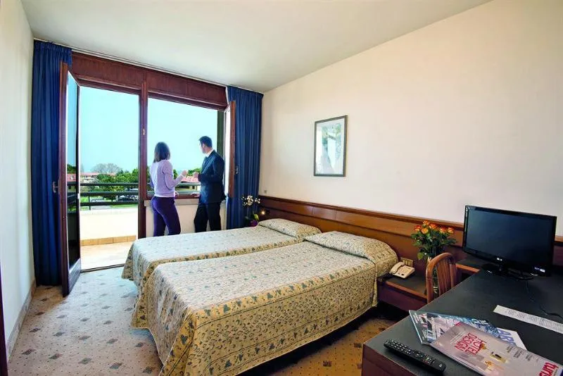General view, Hotel Du Parc Sirmione, Milan