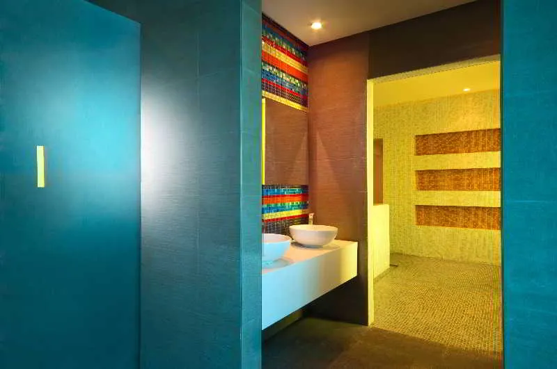Sports and Entertainment, Hues Boutique, Dubai