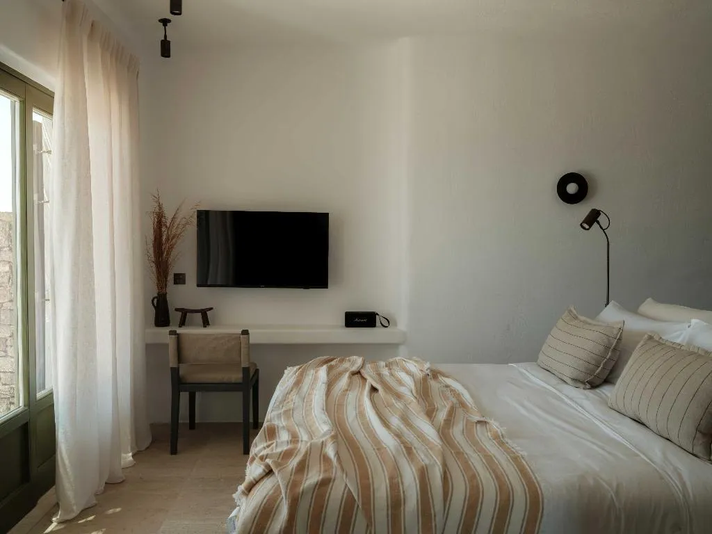 JUNIOR SUITE WITH PRIVATE POOL Room, Armacaas Mykonos Hotel, Mykonos