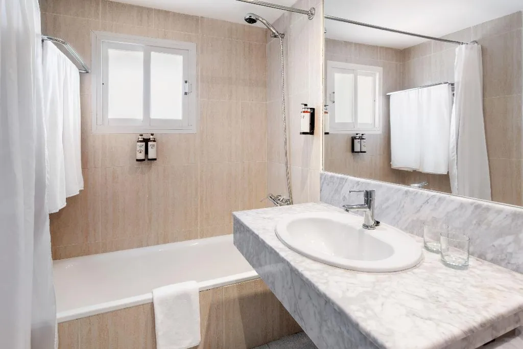 Double or Twin WITH VIEWS Room, Sol Milanos Pinguinos, Menorca