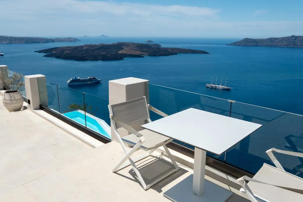 Room, Sun Rocks Boutique Hotel | Caldera View Suites, Santorini