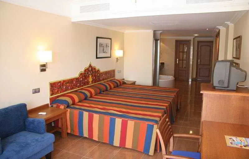 Room, Mediterraneo Bay Hotel & Resort, Costa Almeria
