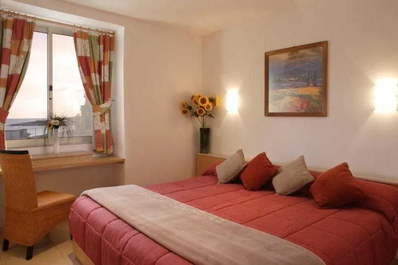 Room, Club Salina Warhf, Malta