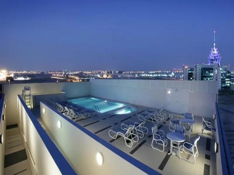 Pool, Premier Inn International Airport, Dubai