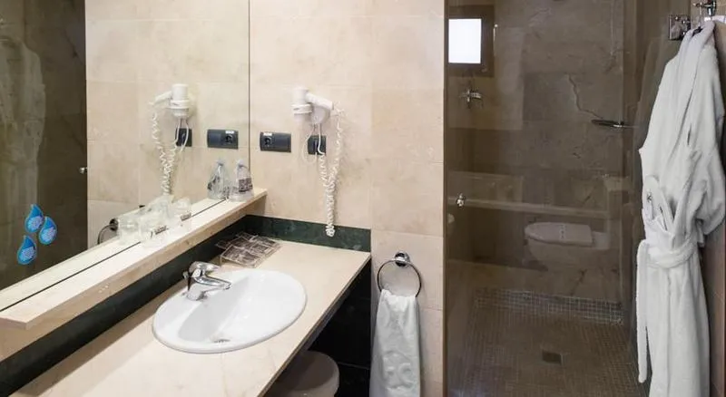 DOUBLE SINGLE USE STANDARD Room, Catalonia Born, Barcelona