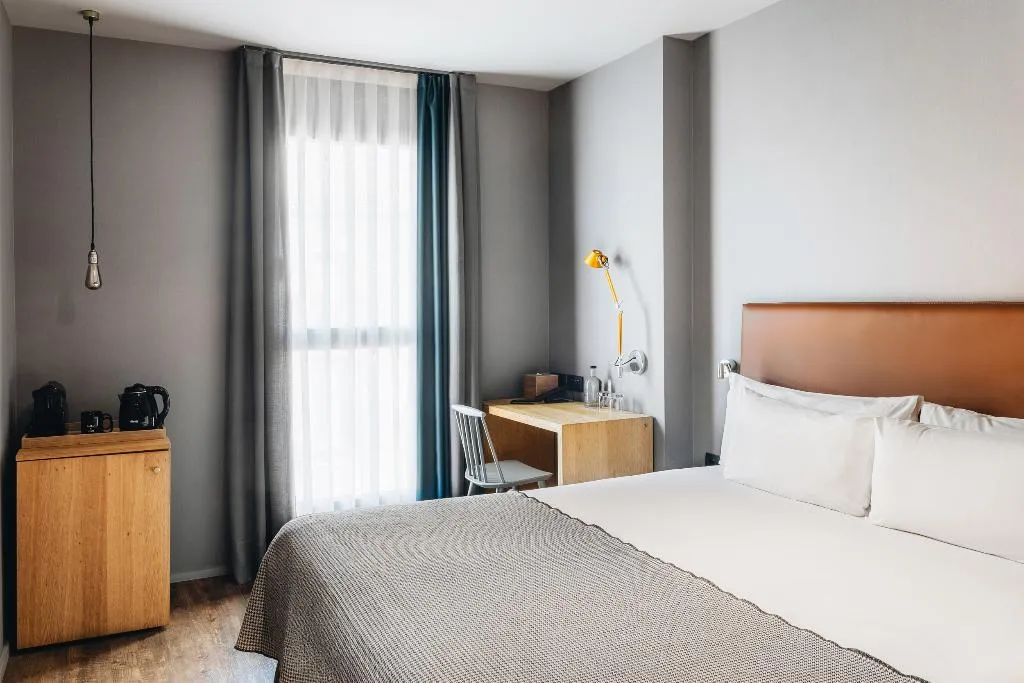 Room, Uma House by Yurbban Trafalgar, Barcelona