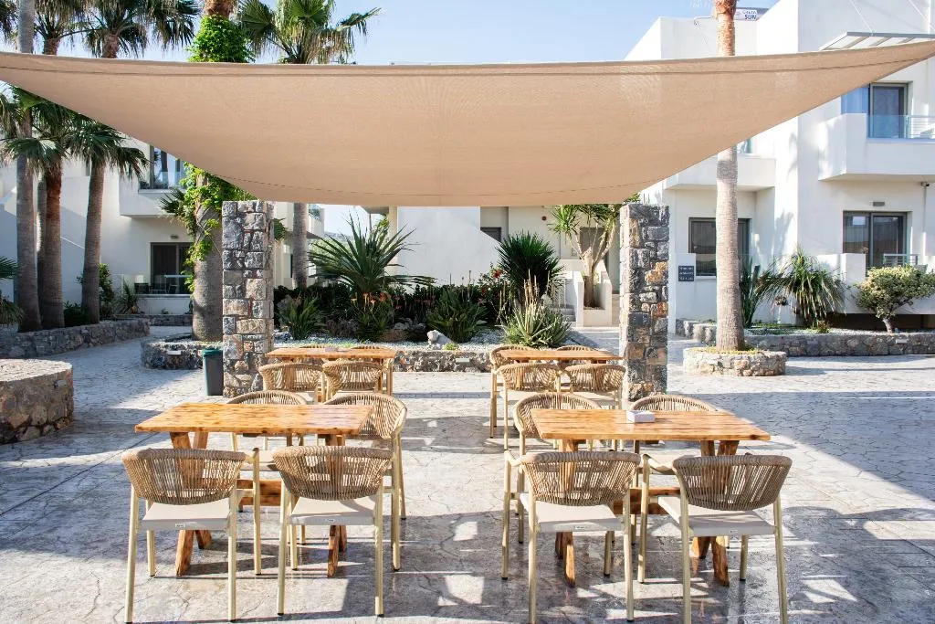 Bar, Saint George Gournes Bay, Crete